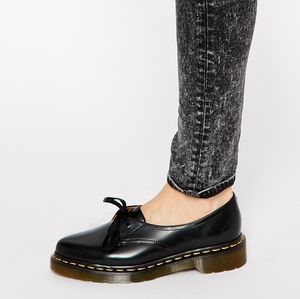 Dr. Martens Siano 1-Eye Black Leather Oxfords